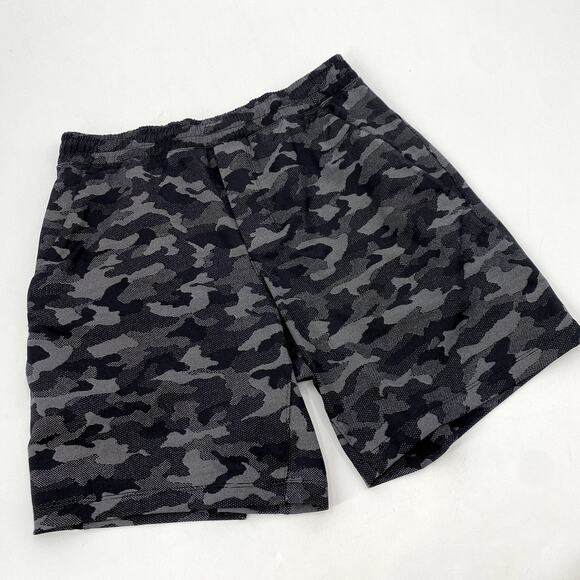 Lululemon camo Men's Athletic Shorts - Picture 4 of 4